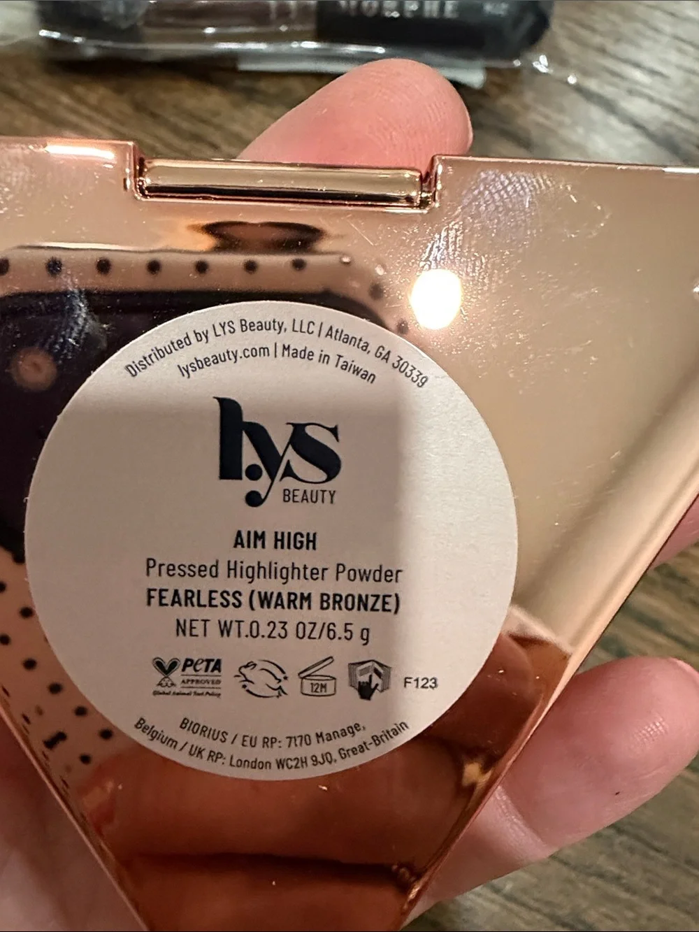 LYS Highlighter Powder & Morphe Duo Fiber Buffer Brush